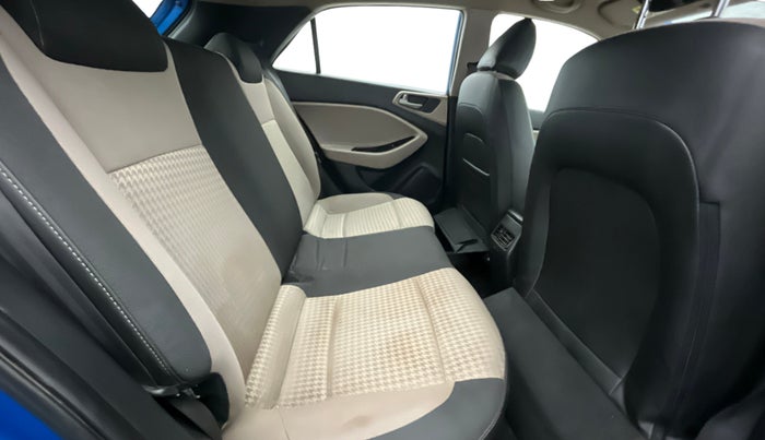 2018 Hyundai Elite i20 SPORTZ 1.2, CNG, Manual, 80,417 km, Right Side Rear Door Cabin