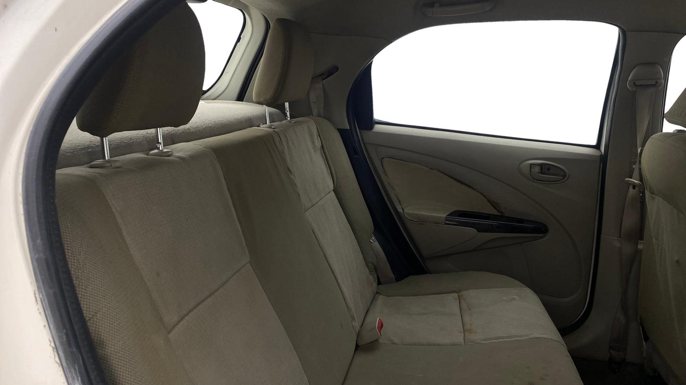 2015 Toyota Etios VX, Petrol, Manual, 1,02,473 km, Right Side Rear Door Cabin