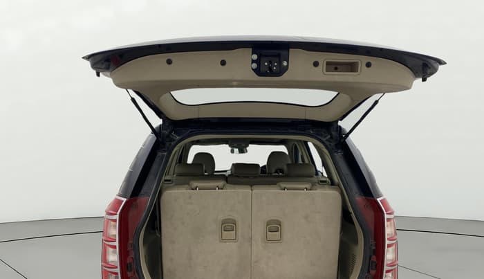 2016 Mahindra XUV500 W10 AT, Diesel, Automatic, 67,801 km, Boot Door Open