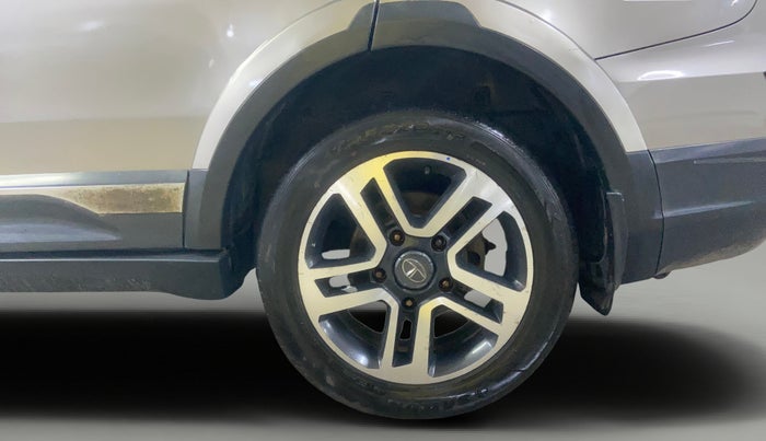 2017 Tata Hexa XT 4X2 7 STR, Diesel, Manual, 1,35,773 km, Left Rear Wheel