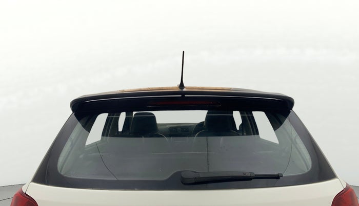 2018 Volkswagen Polo COMFORTLINE 1.2L, Petrol, Manual, 71,463 km, Rear Windshield