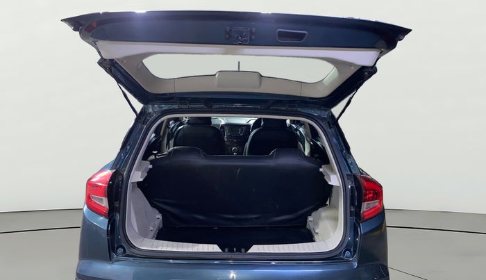 2022 Mahindra XUV300 W6 1.5 DIESEL AMT, Diesel, Automatic, 91,756 km, Boot Open Zoomed View