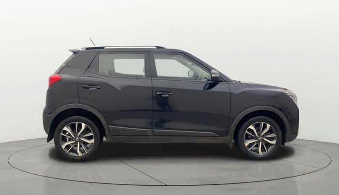 2019 Mahindra XUV300 W8 (O) 1.5 DIESEL, Diesel, Manual, 87,870 km, Right Side View