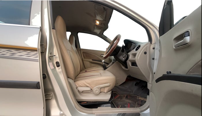 2017 Maruti Celerio ZXI (O), Petrol, Manual, 74,883 km, Right Side Front Door Cabin