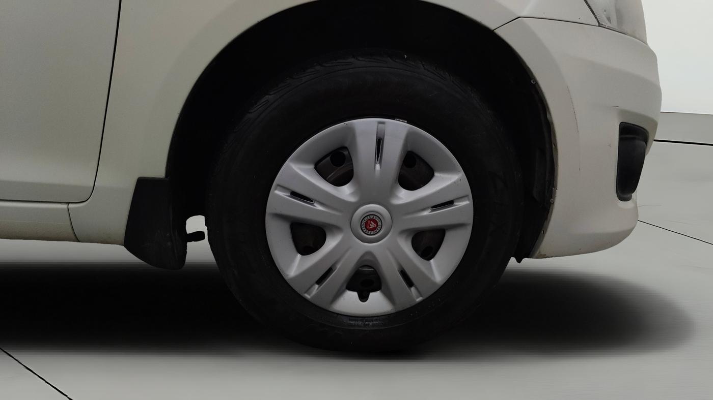 2013 Maruti Swift Dzire VDI, Diesel, Manual, 85,915 km, Right Front Wheel
