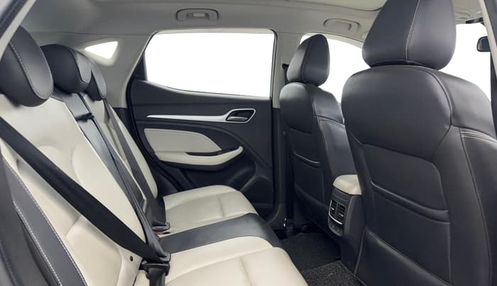 2024 MG ASTOR Sharp Pro 1.5 CVT (Ivory), Petrol, Automatic, 16,735 km, Right Side Rear Door Cabin