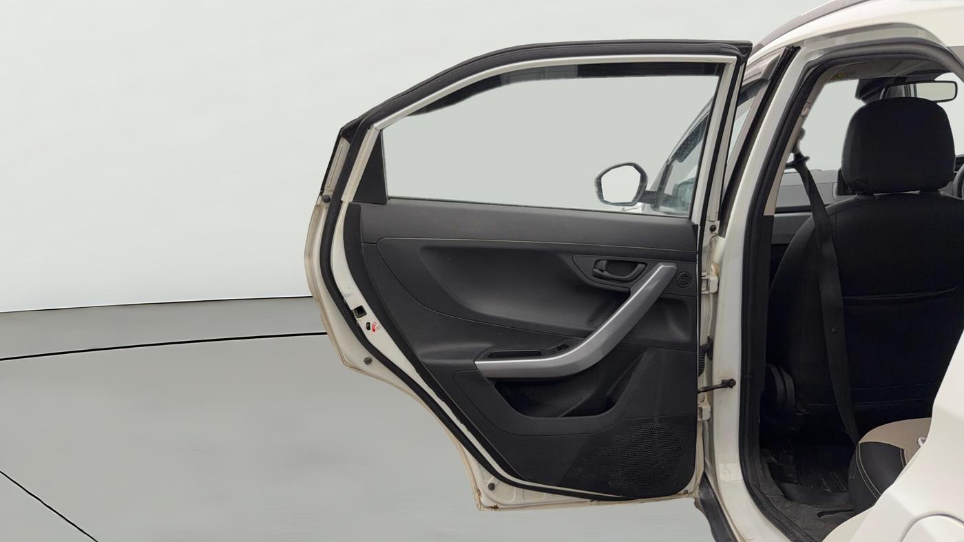 2023 Tata NEXON XMA PLUS SUNROOF PETROL, Petrol, Automatic, 28,017 km, LHS Rear Door