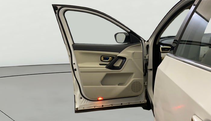 2022 Tata Safari XZ PLUS GOLD, Diesel, Manual, 47,279 km, LHS Front Door