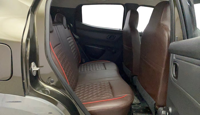 2016 Renault Kwid RXT 0.8 (O), Petrol, Manual, 94,705 km, Right Side Rear Door Cabin