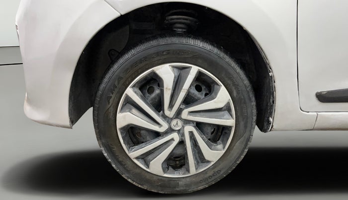 2017 Hyundai Grand i10 SPORTZ (O) 1.2 KAPPA VTVT, Petrol, Manual, 82,076 km, Left Front Wheel