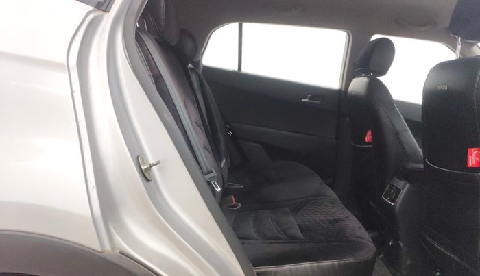 2017 Hyundai Creta SX PLUS AT 1.6 PETROL, Petrol, Automatic, 54,350 km, Right Side Rear Door Cabin