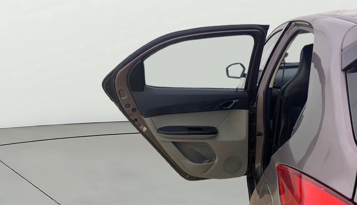 2017 Tata Tiago XT PETROL, Petrol, Manual, 30,618 km, LHS Rear Door