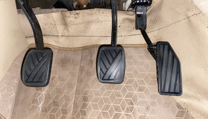 2019 Maruti Dzire VDI, Diesel, Manual, 85,040 km, Pedals