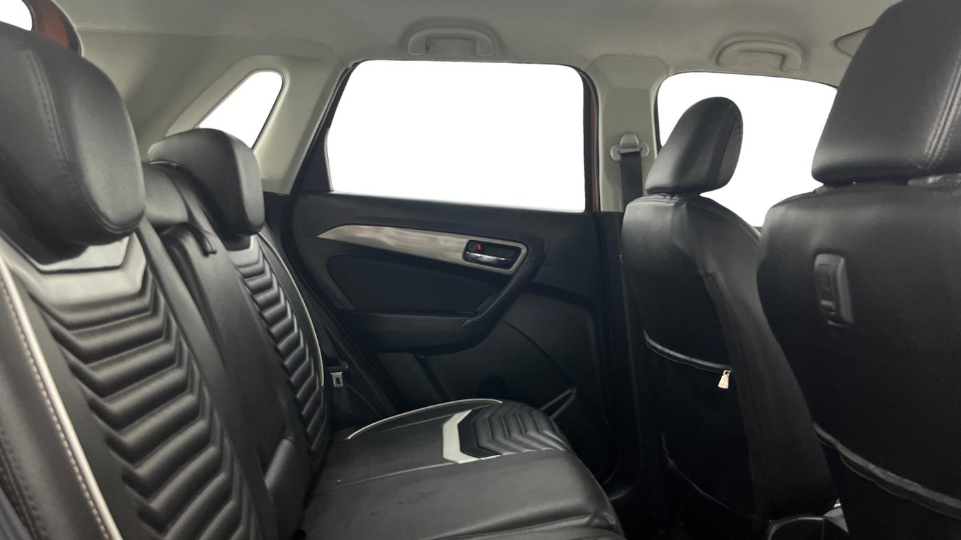 2019 Maruti Vitara Brezza ZDI AMT, Diesel, Automatic, 66,850 km, Right Side Rear Door Cabin