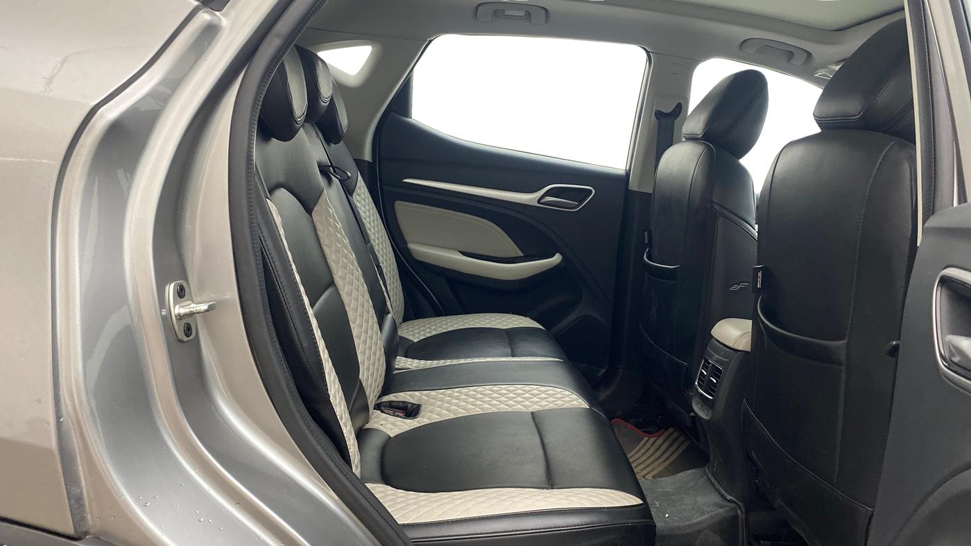 2024 MG ASTOR Select 1.5 MT, Petrol, Manual, 22,551 km, Right Side Rear Door Cabin