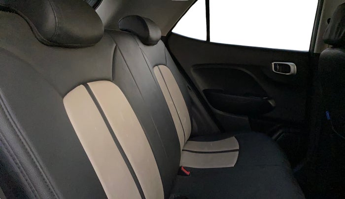 2021 Hyundai VENUE S+ 1.2, Petrol, Manual, 24,191 km, Right Side Rear Door Cabin