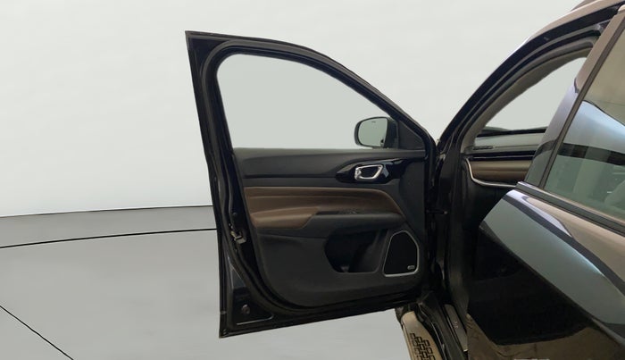 2022 Jeep MERIDIAN LIMITED (O) 4X4 AT, Diesel, Automatic, 18,482 km, LHS Front Door