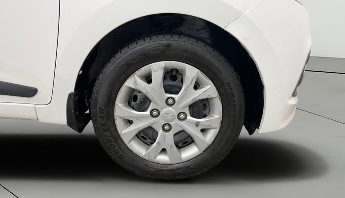 2015 Hyundai Grand i10 MAGNA 1.2 KAPPA VTVT, Petrol, Manual, 15,790 km, Right Front Wheel