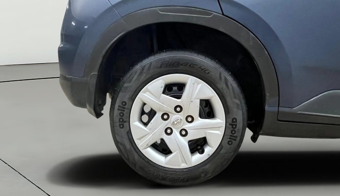 2020 Hyundai VENUE S 1.2, Petrol, Manual, 75,321 km, Right Rear Wheel
