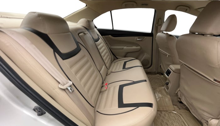 2015 Maruti Ciaz ZXI, Petrol, Manual, 92,340 km, Right Side Rear Door Cabin
