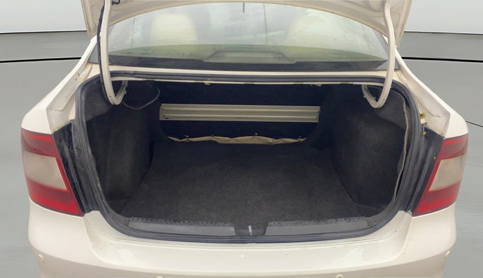 2013 Skoda Rapid AMBITION 1.6 TDI CR MT PLUS, Diesel, Manual, 81,509 km, Boot Open Zoomed View