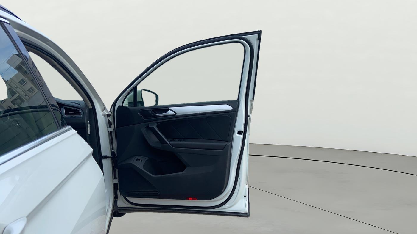 2019 Volkswagen TIGUAN COMFORTLINE TDI AT, Diesel, Automatic, 1,11,225 km, RHS Front Door