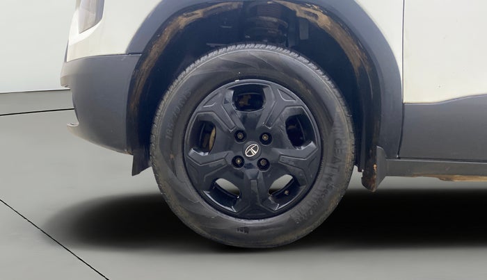 2022 Tata PUNCH ACCOMPLISHED MT, Petrol, Manual, 34,966 km, Left Front Wheel