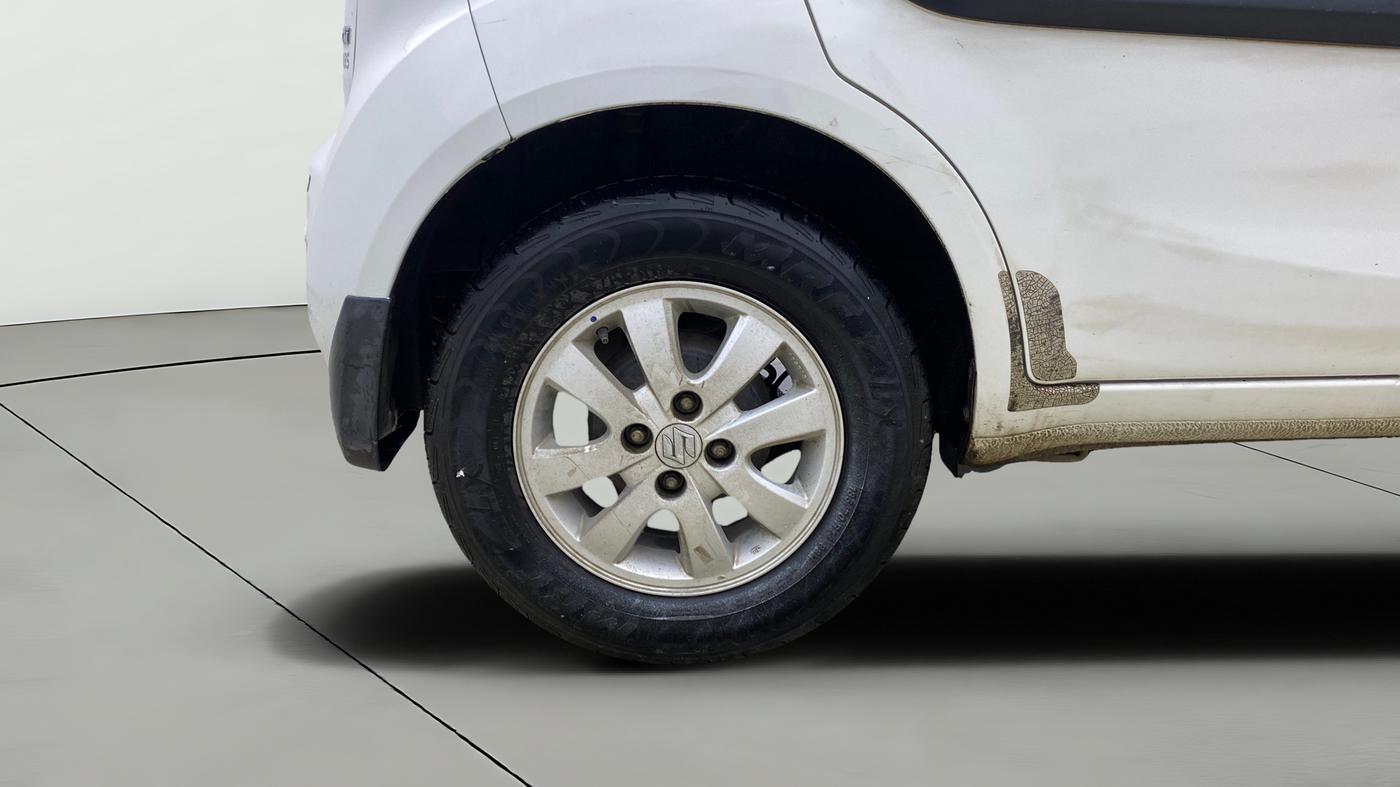 2014 Maruti Ritz ZXI, Petrol, Manual, 27,746 km, Right Rear Wheel