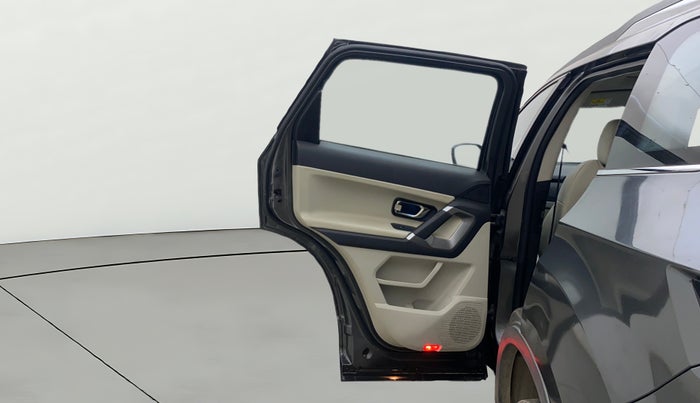 2021 Tata Safari XZ PLUS, Diesel, Manual, 1,20,494 km, LHS Rear Door