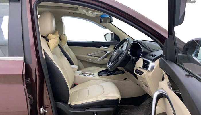 2022 MG HECTOR SHARP 1.5 PETROL CVT, Petrol, Automatic, 39,519 km, Right Side Front Door Cabin