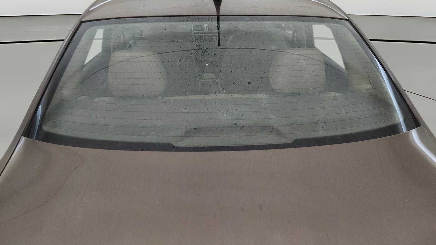 2015 Volkswagen Vento HIGHLINE 1.5 AT, Diesel, Automatic, 1,09,859 km, Rear Windshield