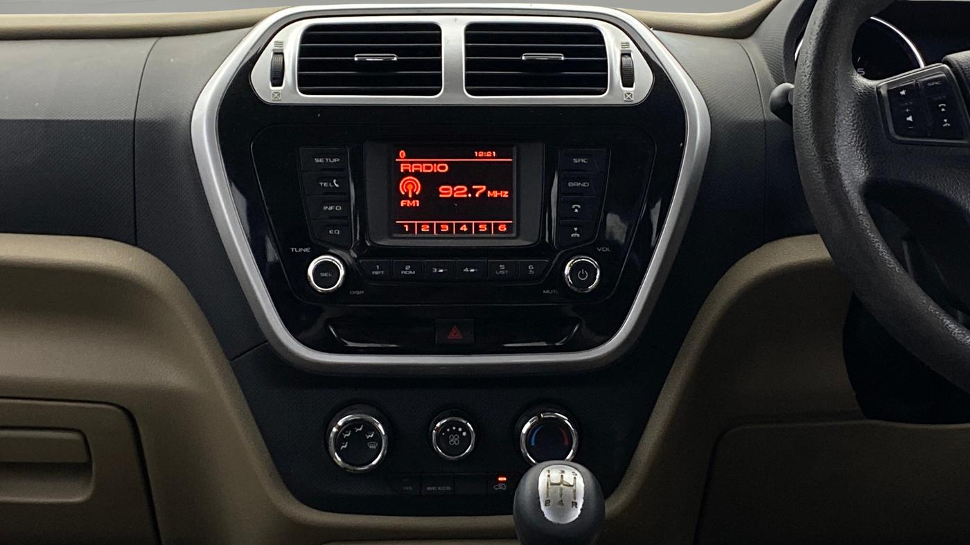 2016 Mahindra TUV300 T8, Diesel, Manual, 92,525 km, Air Conditioner