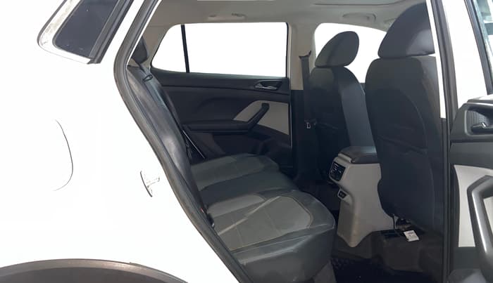 2022 Skoda KUSHAQ STYLE 1.0L TSI MT, Petrol, Manual, 97,162 km, Right Side Rear Door Cabin