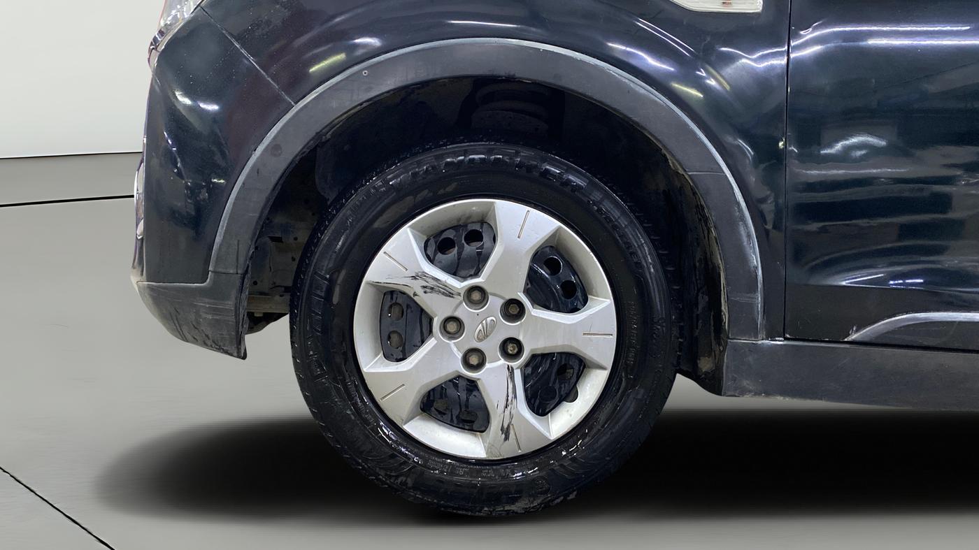 2020 Mahindra XUV300 W6 1.2 PETROL, Petrol, Manual, 83,760 km, Left Front Wheel