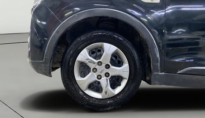 2020 Mahindra XUV300 W6 1.2 PETROL, Petrol, Manual, 83,760 km, Left Front Wheel