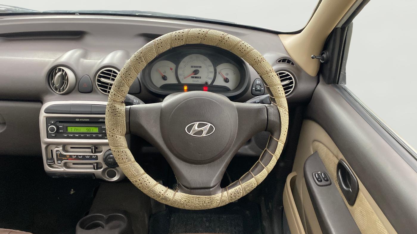 2014 Hyundai Santro Xing GLS PLUS AUDIO, Petrol, Manual, 82,584 km, Steering Wheel Close Up