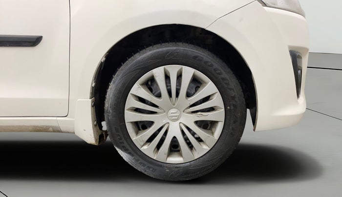 2013 Maruti Ertiga VXI, Petrol, Manual, 39,114 km, Right Front Wheel