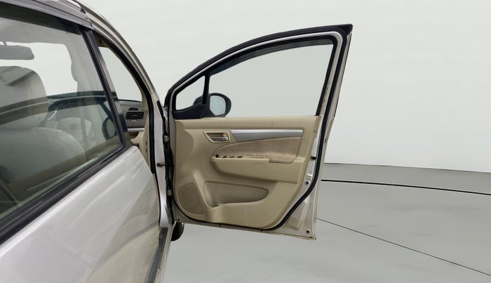 2014 Maruti Ertiga VXI CNG, CNG, Manual, 92,300 km, RHS Front Door