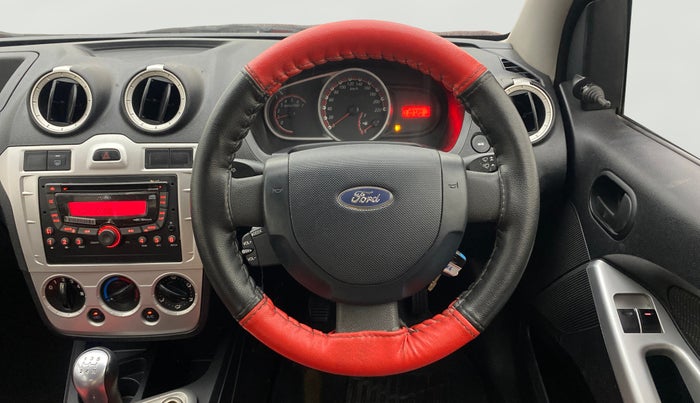 2013 Ford Figo ZXI 1.2 PETROL, Petrol, Manual, 1,10,711 km, Steering Wheel Close Up
