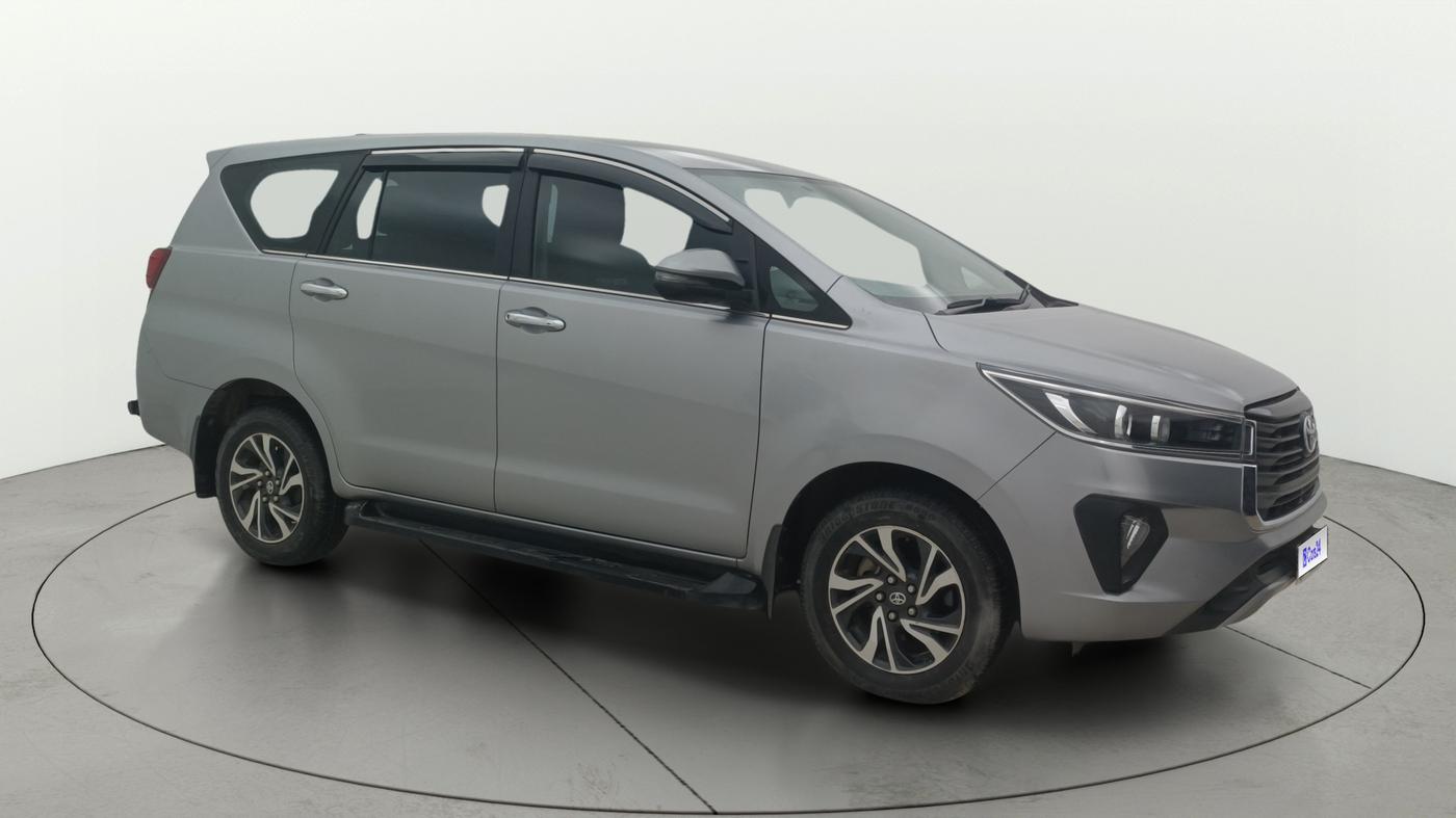 2022 Toyota Innova Crysta 2.4 VX 8 STR, Diesel, Manual, 28,485 km, Right Front Diagonal
