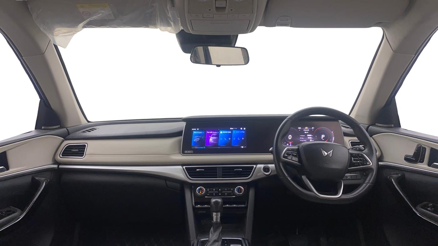 2021 Mahindra XUV700 AX 7 LUXURY P AT 7 STR, Petrol, Automatic, 82,282 km, Dashboard