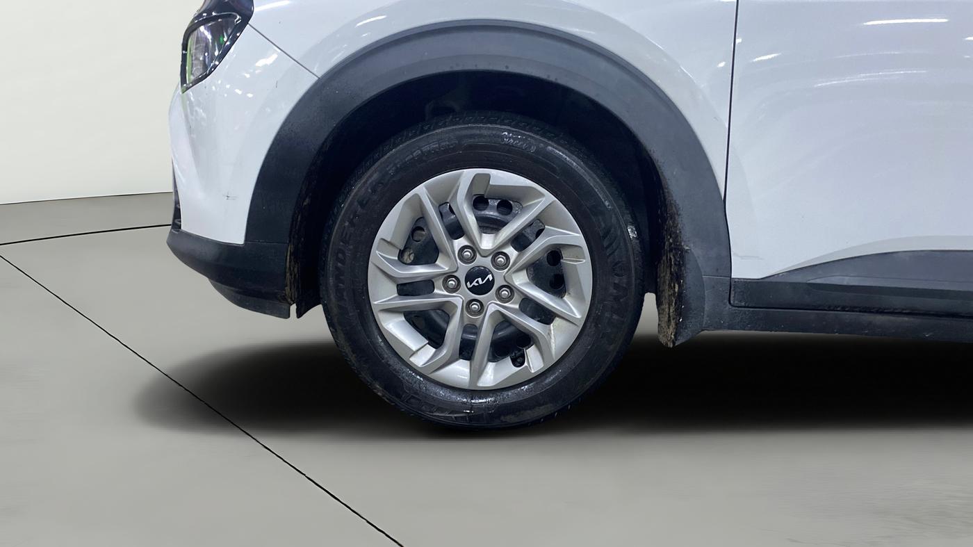 2023 KIA CARENS PRESTIGE 1.5 DIESEL IMT 7 STR, Diesel, Manual, 53,444 km, Left Front Wheel