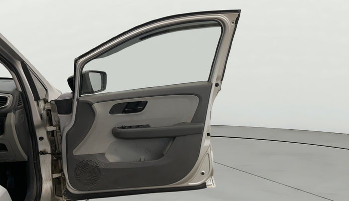 2020 Tata ALTROZ XT PETROL, Petrol, Manual, 79,992 km, RHS Front Door