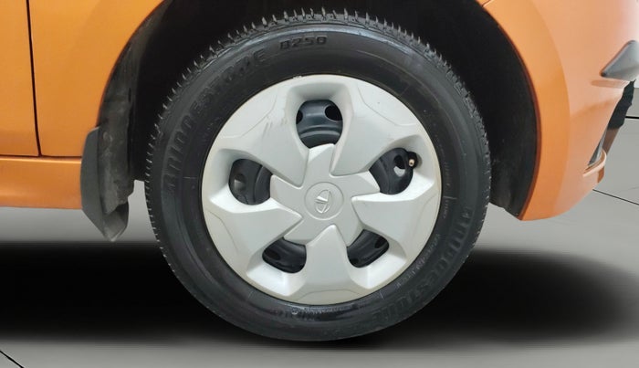 2016 Tata Tiago XT PETROL, Petrol, Manual, 92,082 km, Right Front Wheel