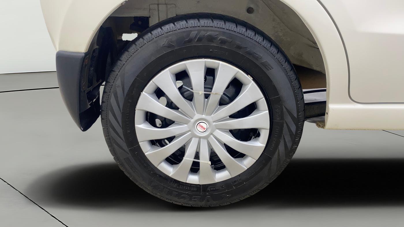 2012 Maruti A Star VXI (ABS) AT, Petrol, Automatic, 49,688 km, Right Rear Wheel