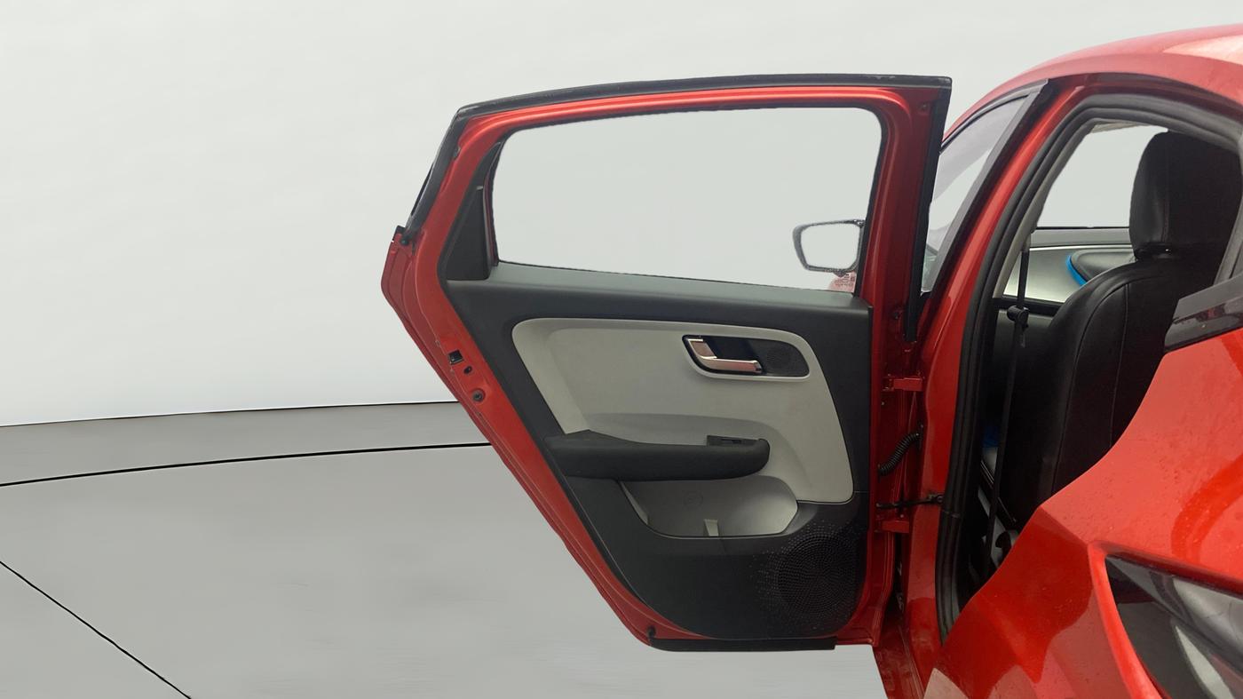 2020 Tata ALTROZ XZ PETROL, Petrol, Manual, 30,067 km, LHS Rear Door