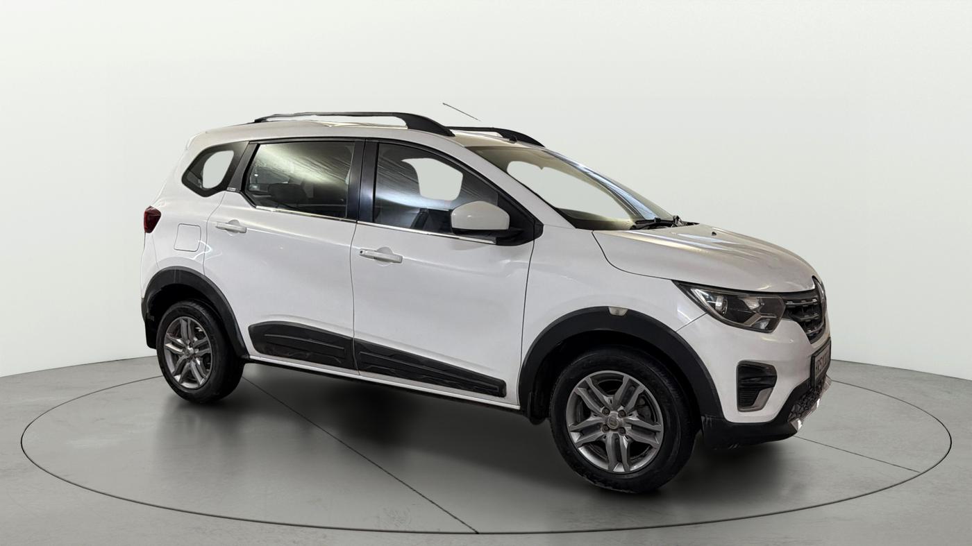 2020 Renault TRIBER RXZ AMT, Petrol, Automatic, 38,441 km, Right Front Diagonal