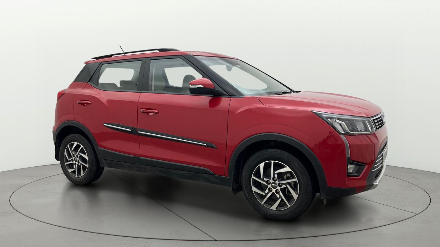 2022 Mahindra XUV300 W8 (O) 1.2 PETROL, Petrol, Manual, 20,984 km, Right Front Diagonal