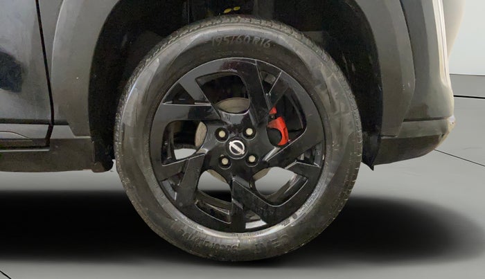 2024 Nissan MAGNITE Kuro Edition 1.0  MT , Petrol, Manual, 36,610 km, Right Front Wheel