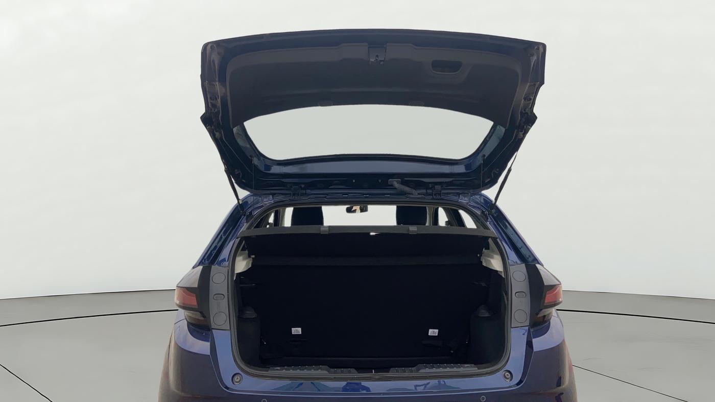 2024 Tata ALTROZ XM PLUS PETROL, Petrol, Manual, 8,236 km, Boot Door Open